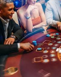 Kalender promosi yy123 menampilkan penawaran cashback mingguan dan bonus tier loyalitas